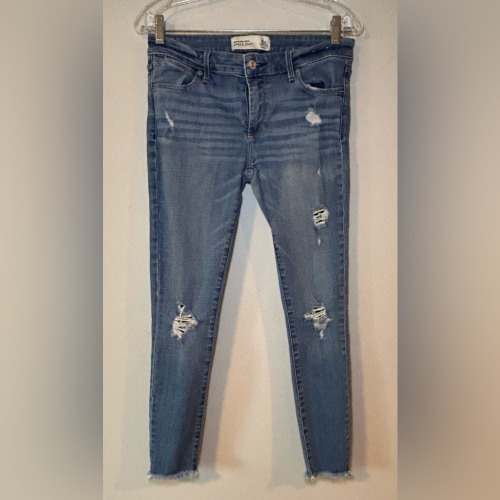 Abercrombie & Fitch Ankle Jean Women’s Size 4R Distressed Skinny MidRise Raw Hem